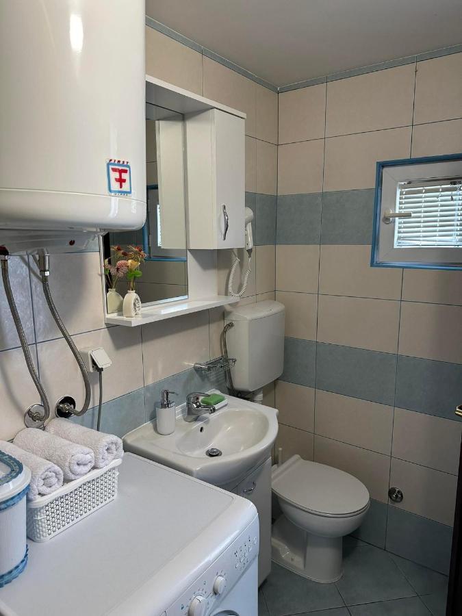 Apartmani Emily & Jully Niksic Ngoại thất bức ảnh