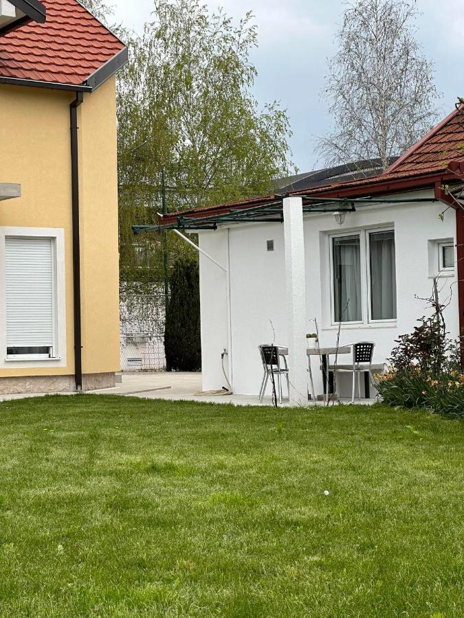 Apartmani Emily & Jully Niksic Ngoại thất bức ảnh