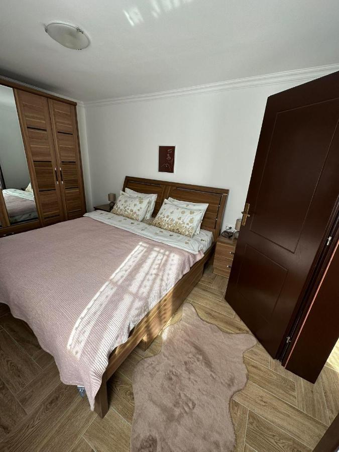 Apartmani Emily & Jully Niksic Ngoại thất bức ảnh