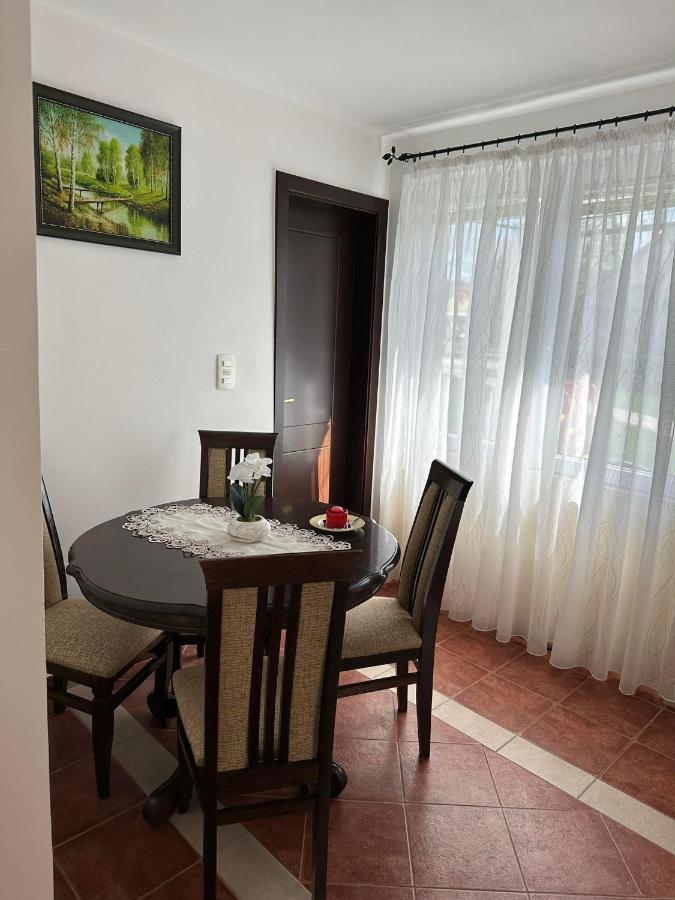 Apartmani Emily & Jully Niksic Ngoại thất bức ảnh