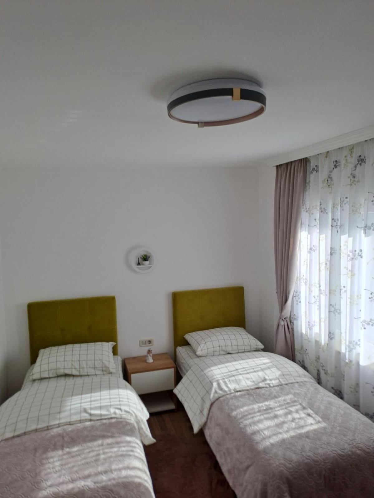 Apartman Emily Apartment Niksic Ngoại thất bức ảnh