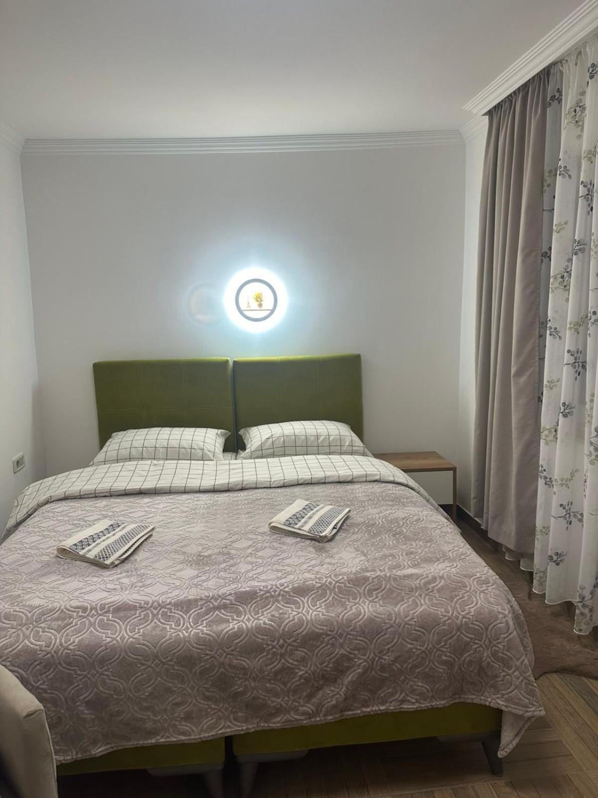 Apartmani Emily & Jully Niksic Ngoại thất bức ảnh