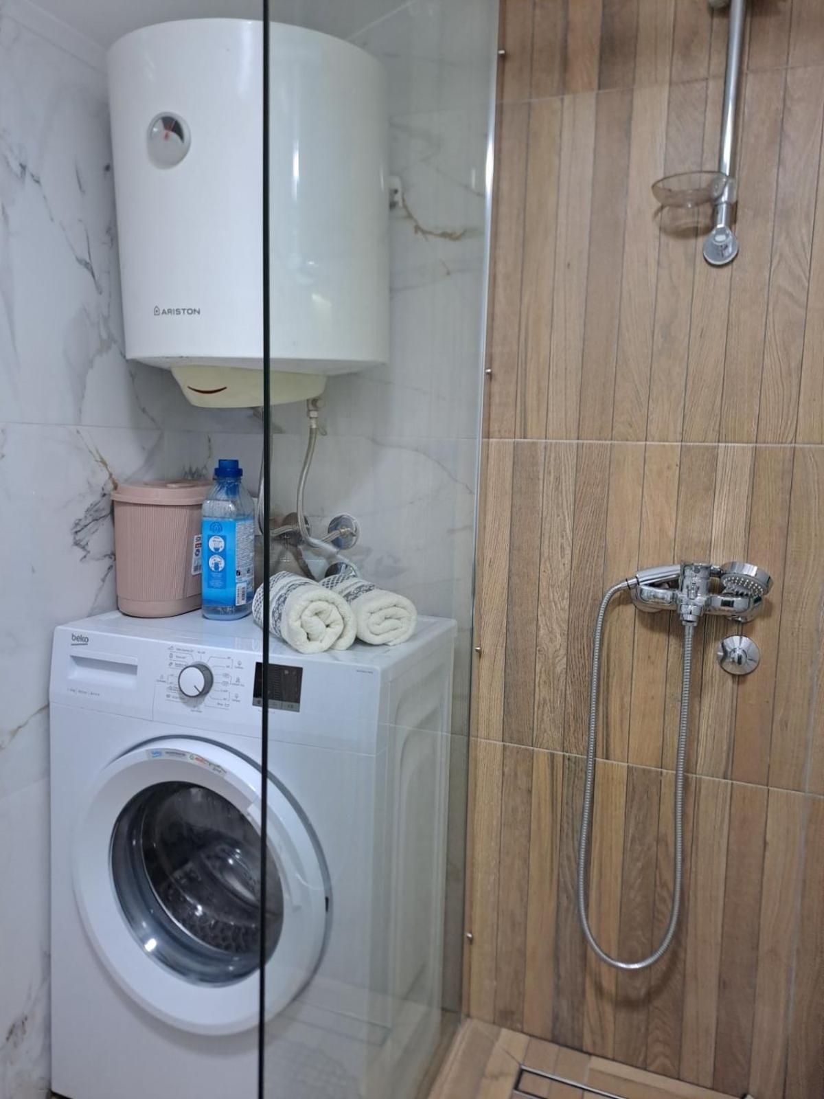 Apartmani Emily & Jully Niksic Ngoại thất bức ảnh