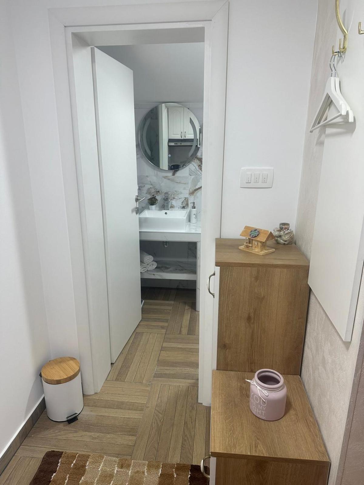 Apartmani Emily & Jully Niksic Ngoại thất bức ảnh