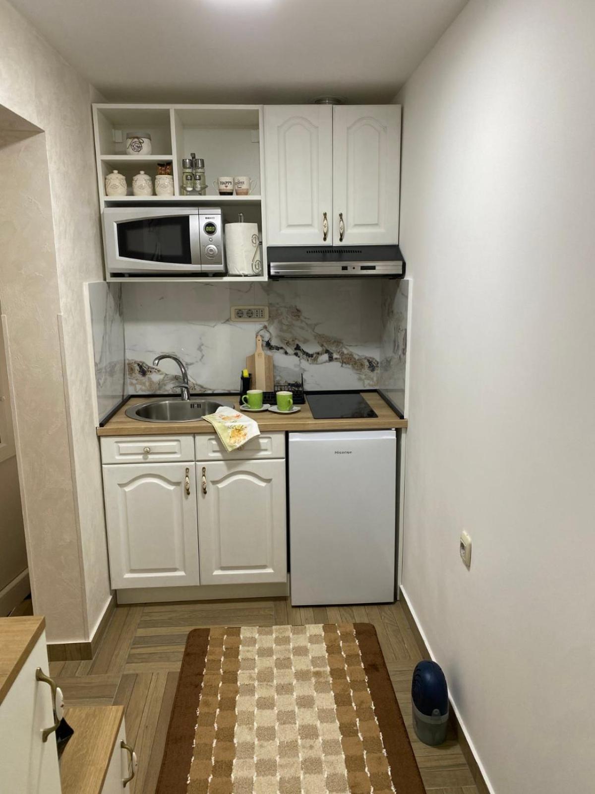 Apartmani Emily & Jully Niksic Ngoại thất bức ảnh